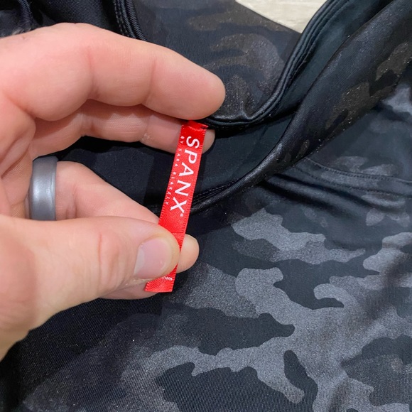 SPANX Dark Camouflage Leggings - Picture 4 of 4